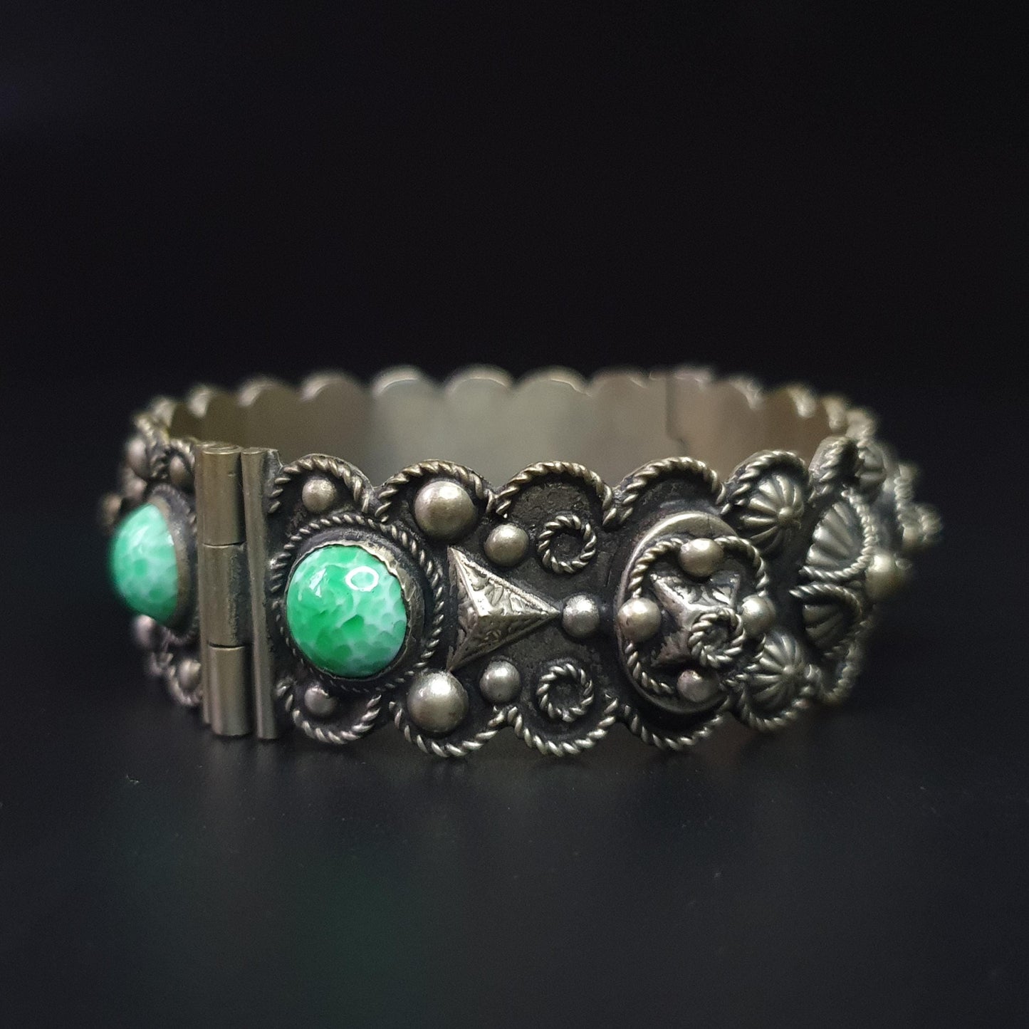 Alpacca silver ornate vintage cuff bangle,braclet,green peking glass, etruscan style,pin hinge, stackable braclets,statement jewellery