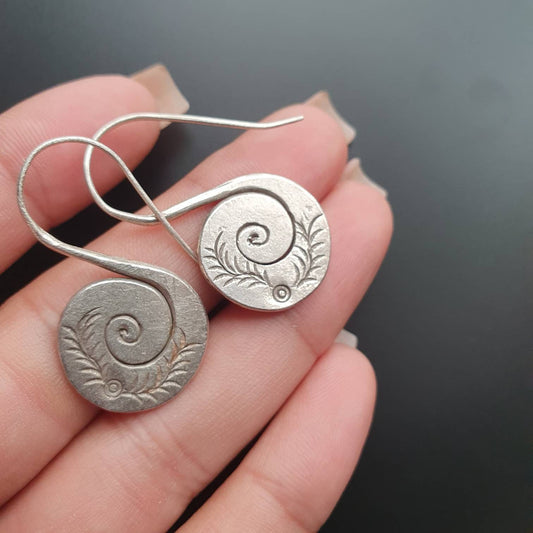 Silver swirl