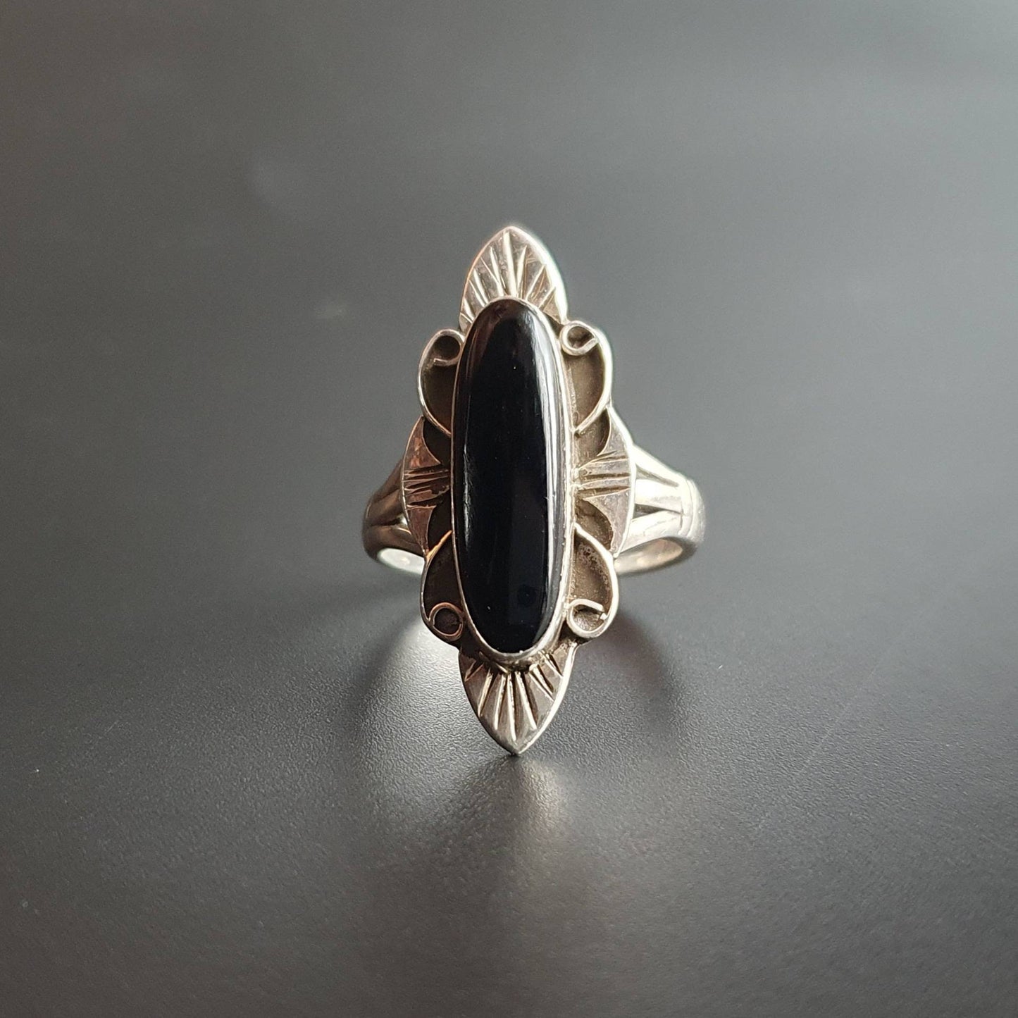 Sterling silver ring,onyx,ring, vintage, Navajo, jewellery,long ring, handmade, southwest, classical, gifts, witchy, antique, vintage ring